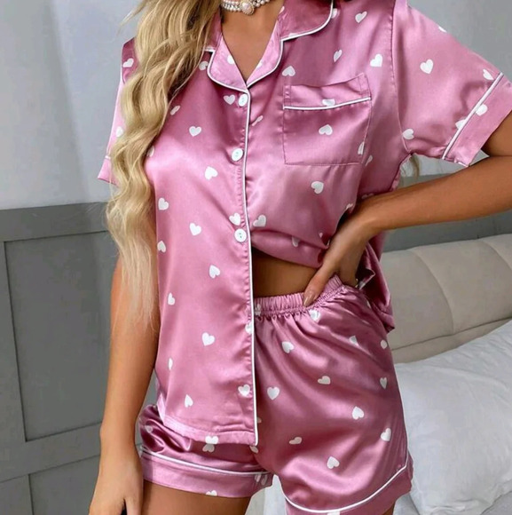 Women's Heart Pattern Printed Short Sleeve Top And Shorts Pajama Set - Picture 3 of 7
